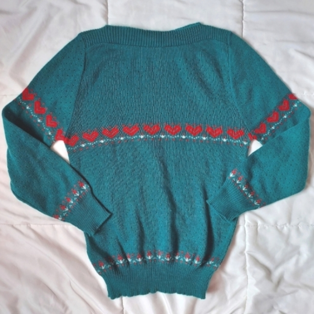 Vintage Heart Sweater size xs (green and red)